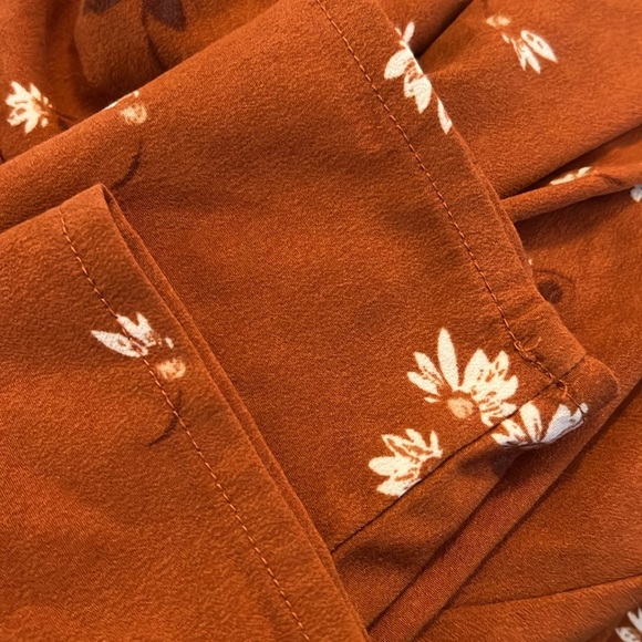 ABERCROMBIE & FITCH- Elegant Rust Floral 🌻 Women's Top - Picture 7 of 9